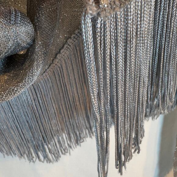 Vintage Vera Silver Metallic Fringe Shawl – Y2K Glam Party Wrap - Picture 3 of 7